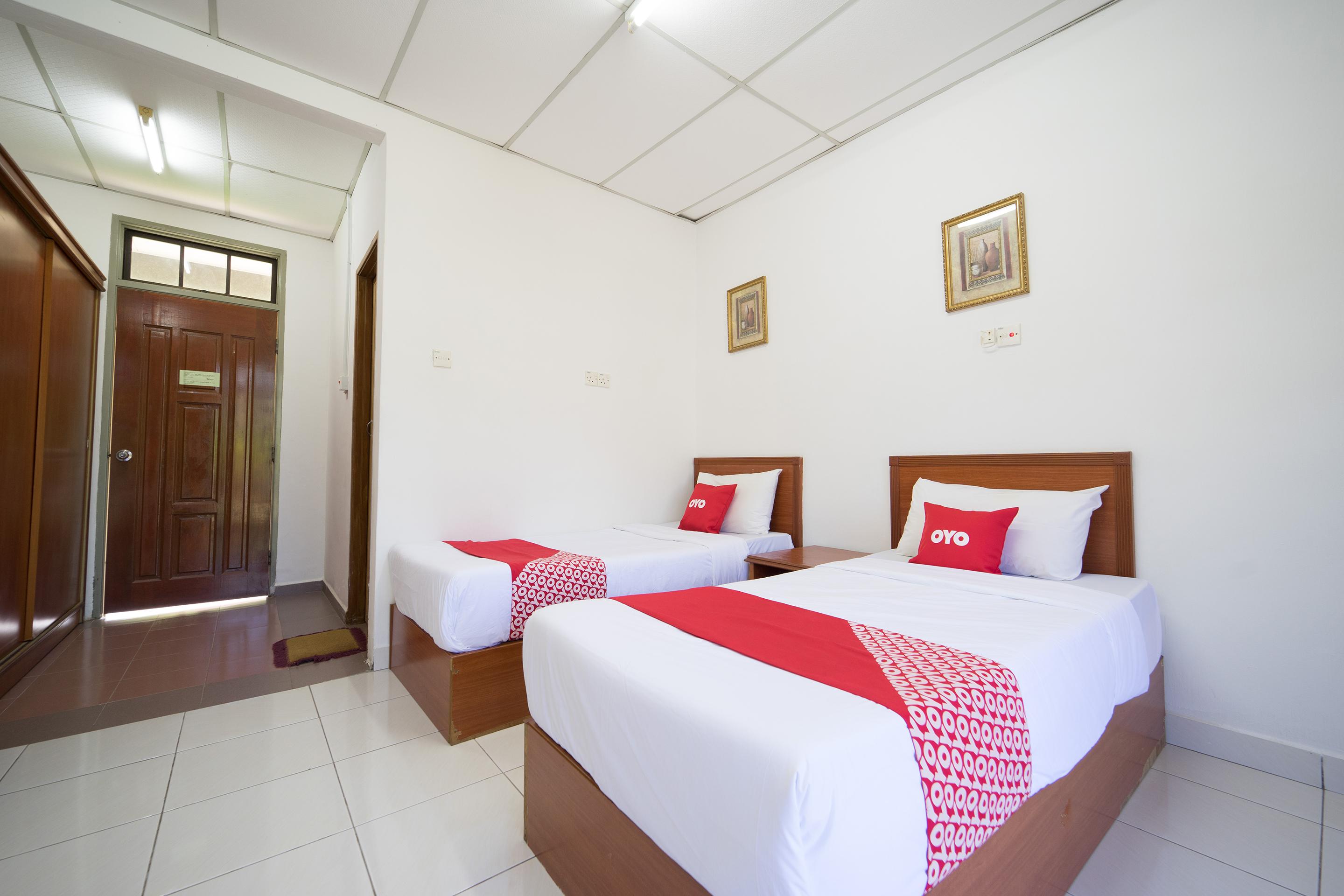 Terap Inn Kampong Raja Екстер'єр фото