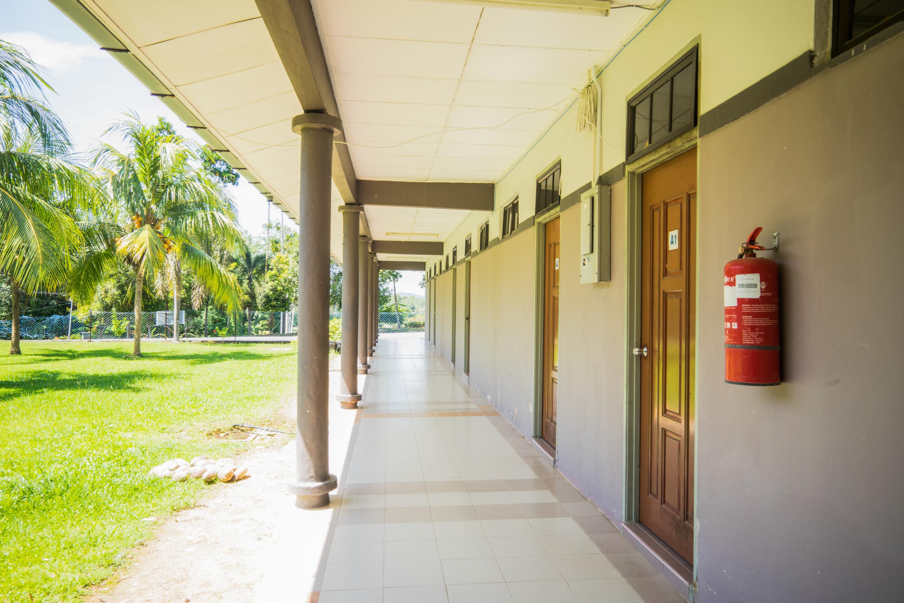 Terap Inn Kampong Raja Екстер'єр фото