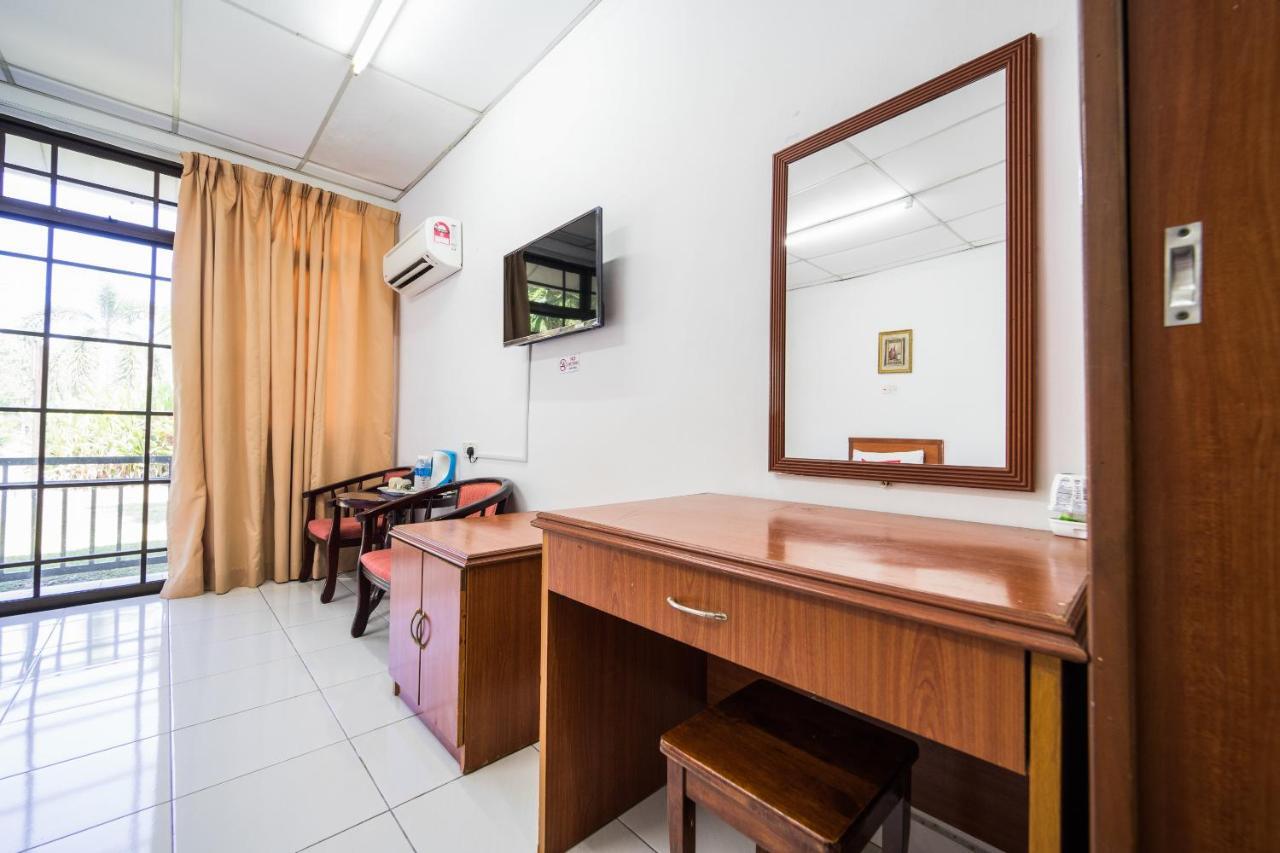 Terap Inn Kampong Raja Екстер'єр фото