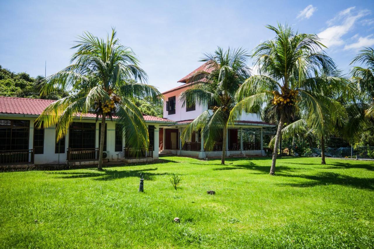 Terap Inn Kampong Raja Екстер'єр фото