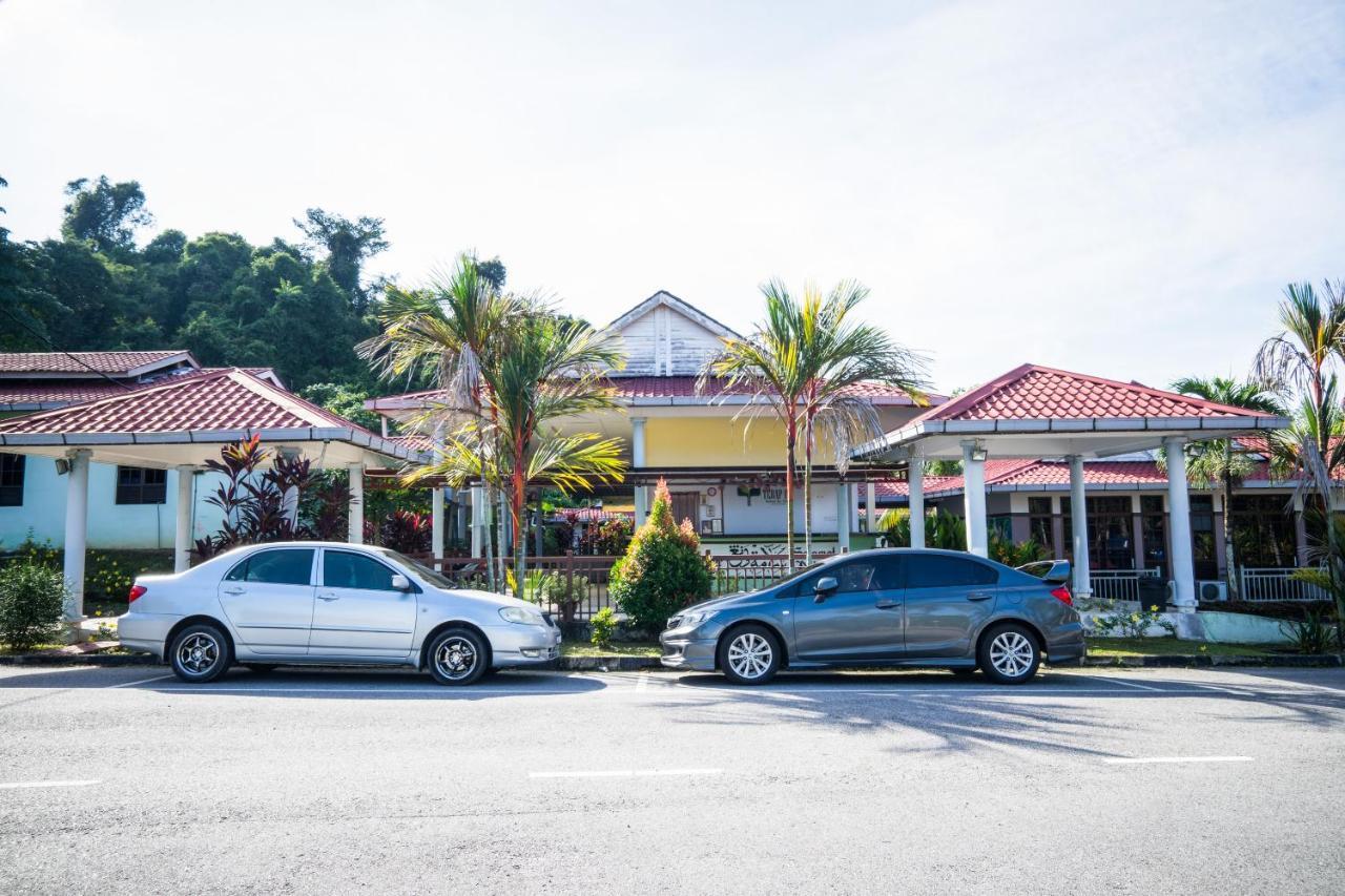 Terap Inn Kampong Raja Екстер'єр фото